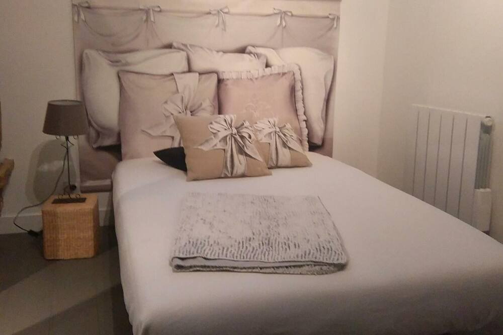 Photo of Bedroom in Canouville