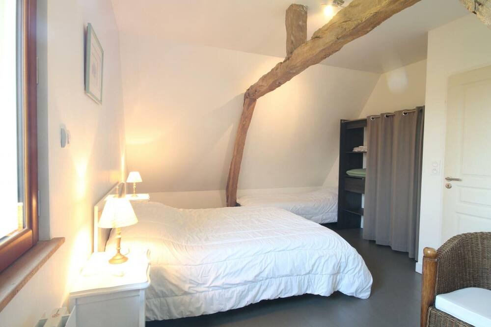 Photo of Bedroom in Canouville