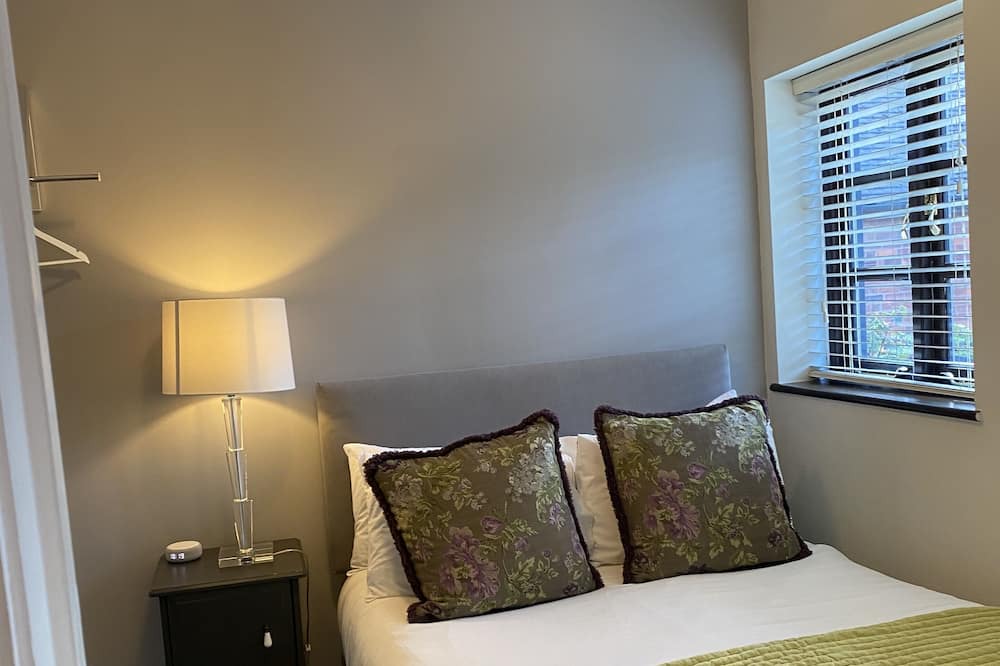 Photo of Bedroom in Isley Walton