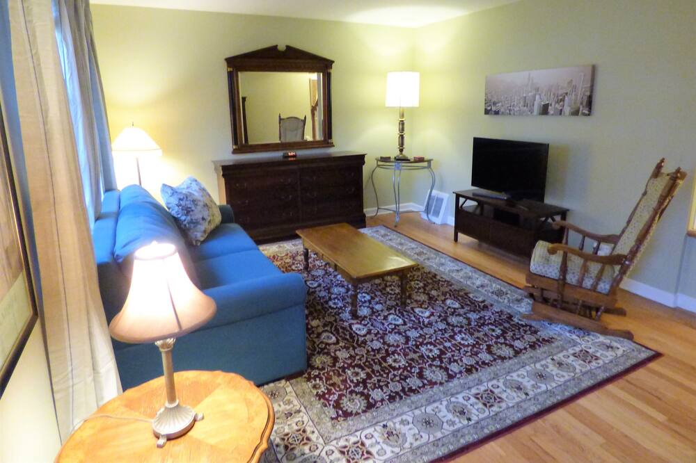Photo of Livingroom in Forest Park