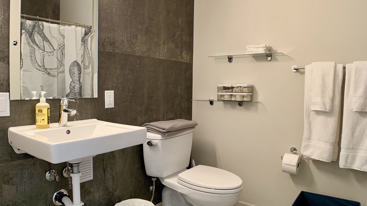 Photo of Bathroom in Broadway