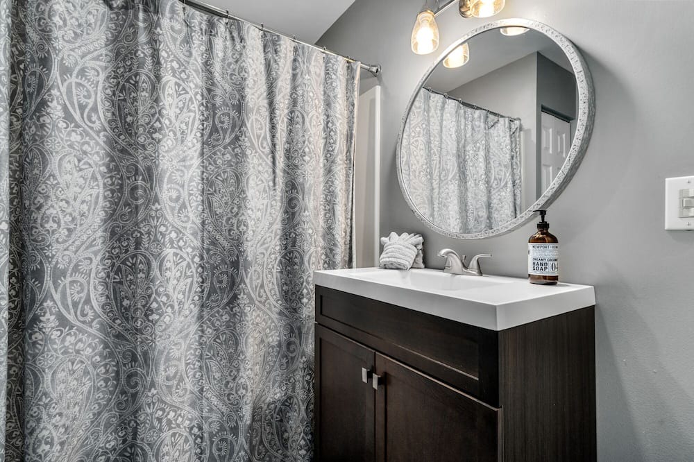 Photo of Bathroom in Xenia