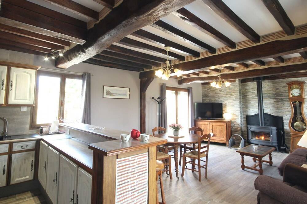 Photo of Livingroom in Osmoy-Saint-Valery