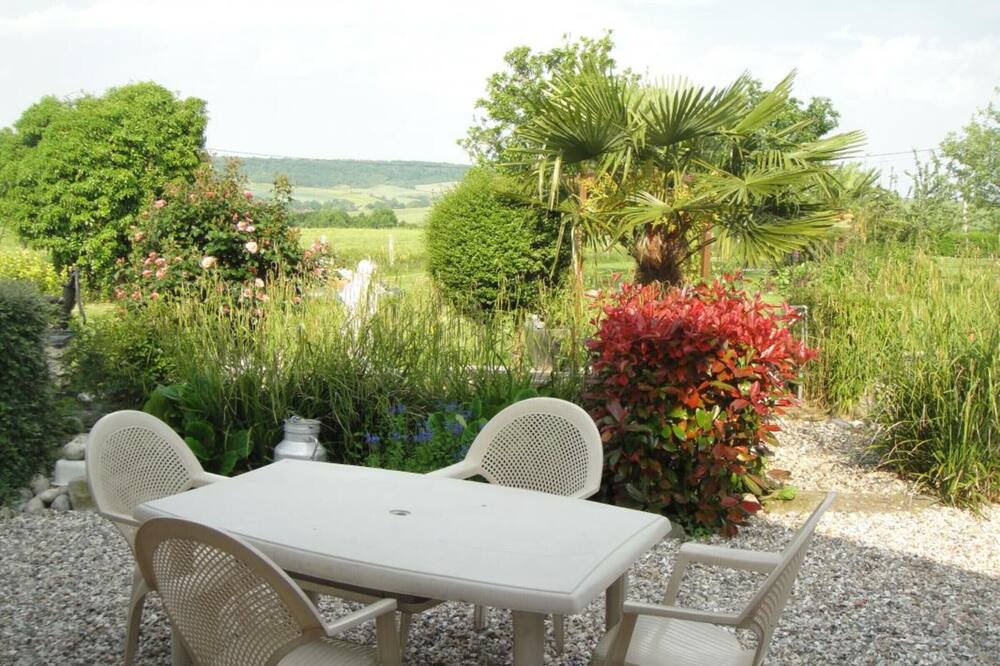 Photo of Patio Balcony in Osmoy-Saint-Valery