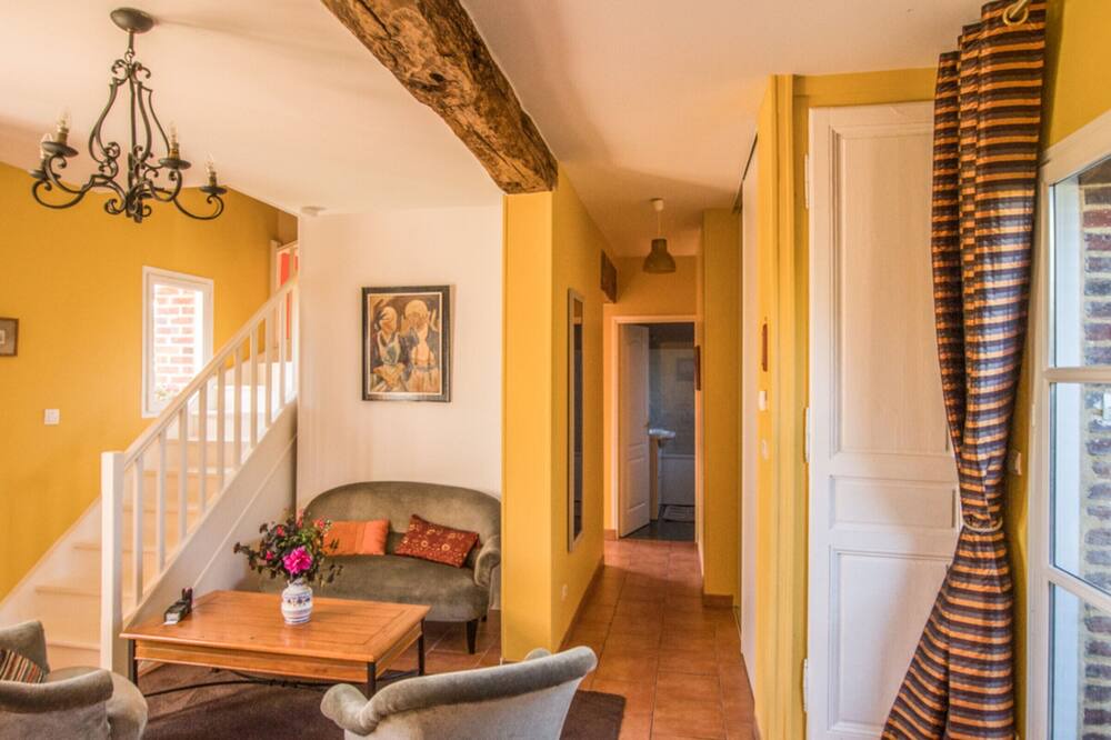Photo of Livingroom in Sahurs