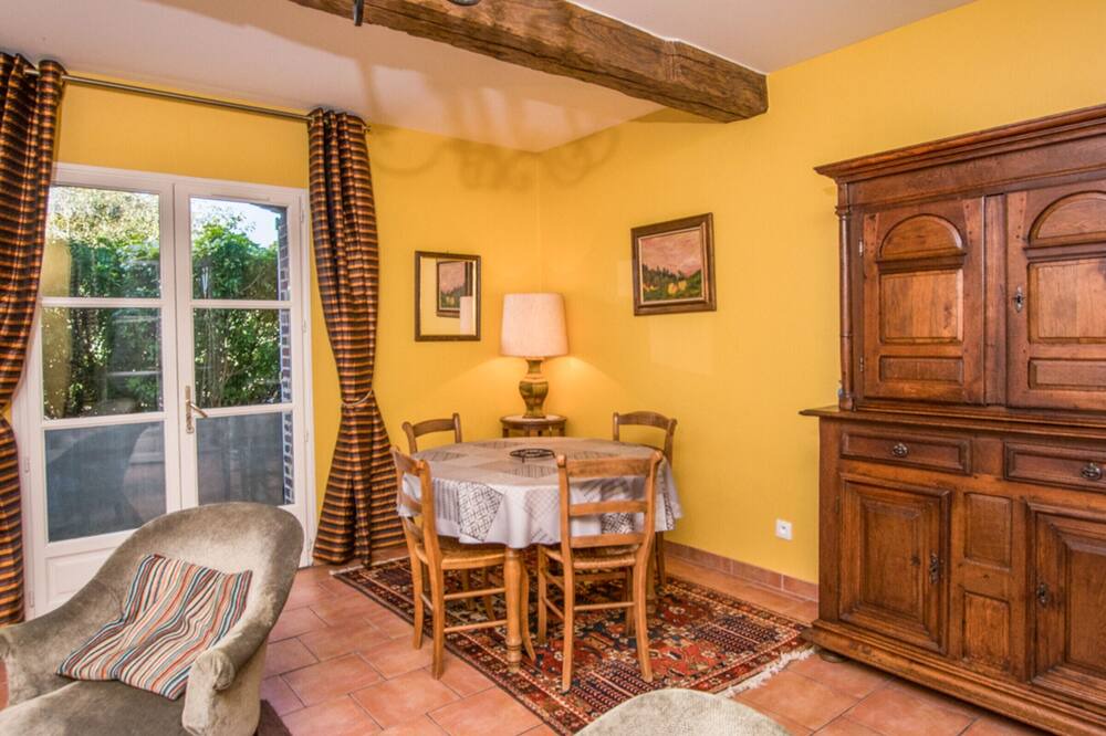 Photo of Livingroom in Sahurs