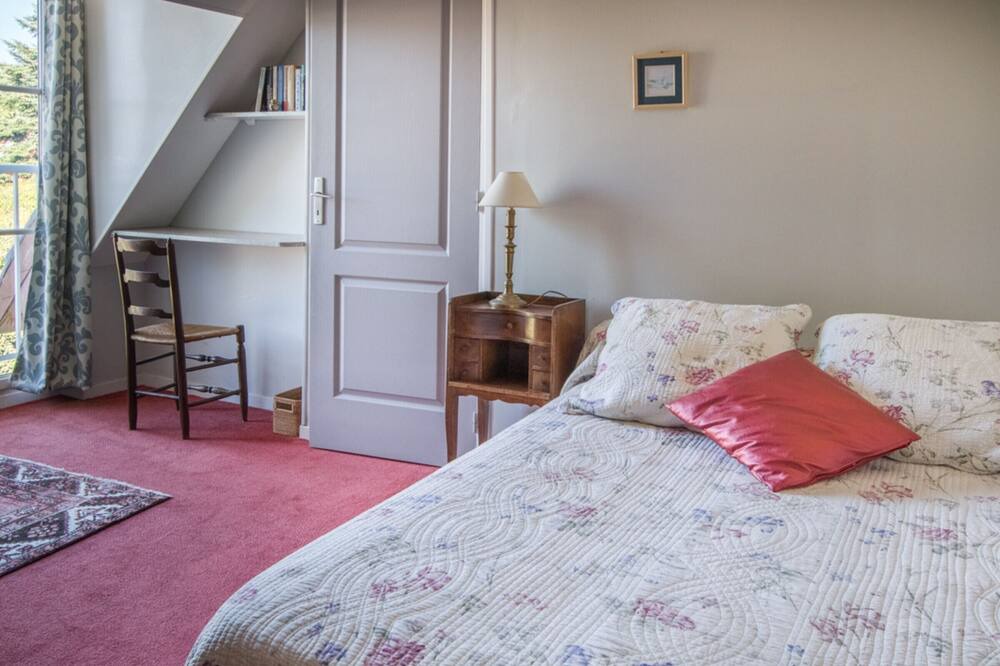Photo of Bedroom in Sahurs
