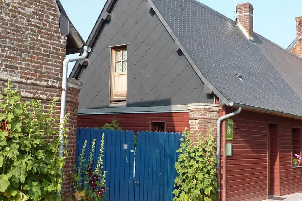 Photo of Outdoor in Bully