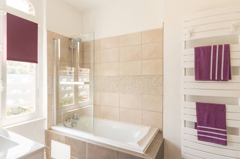 Photo of Bathroom in Etretat