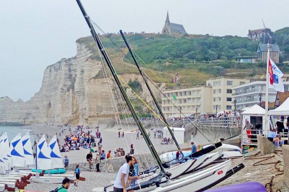 Photo of Others in Etretat