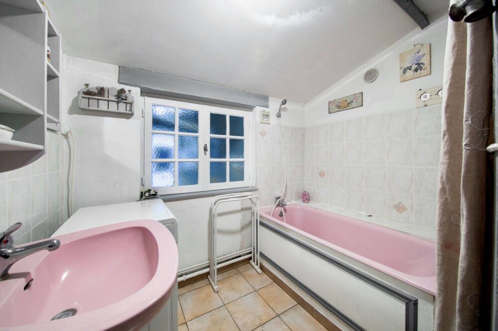 Photo of Bathroom in Paluel