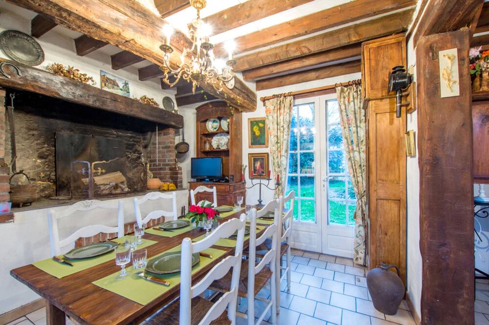 Photo of Kitchen in Paluel