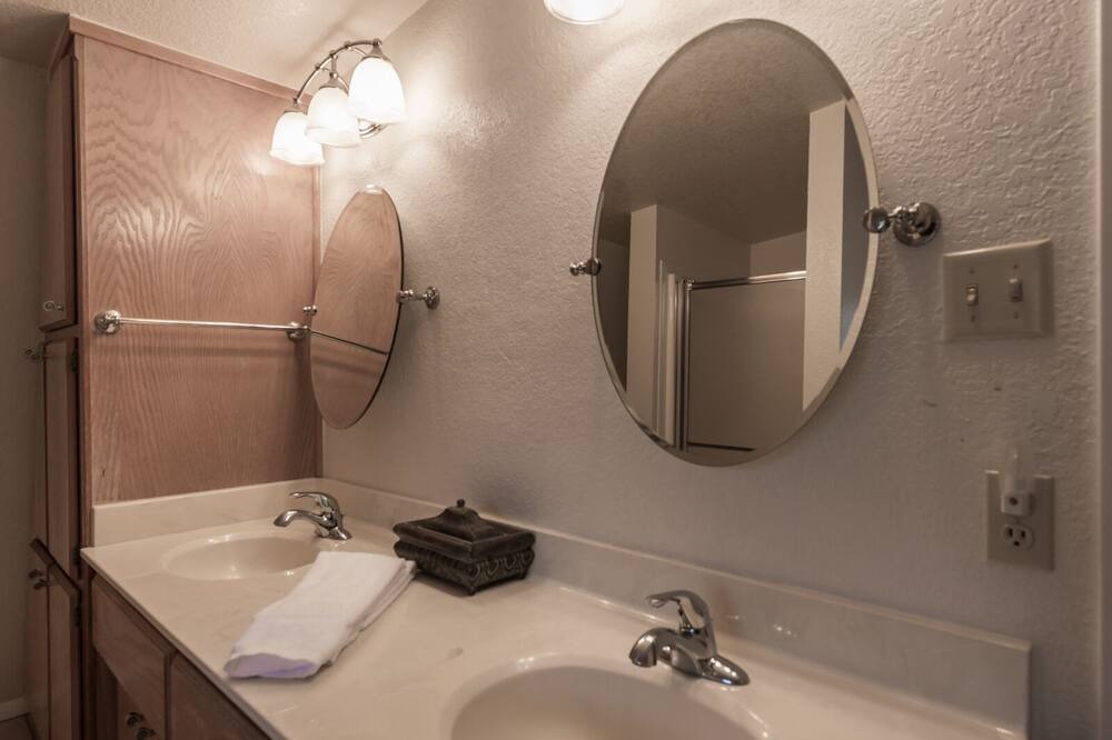 Photo of Bathroom in Alto