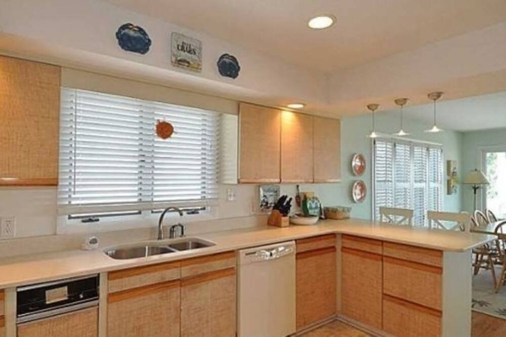 Photo of Bedroom in Northeast Virginia Beach