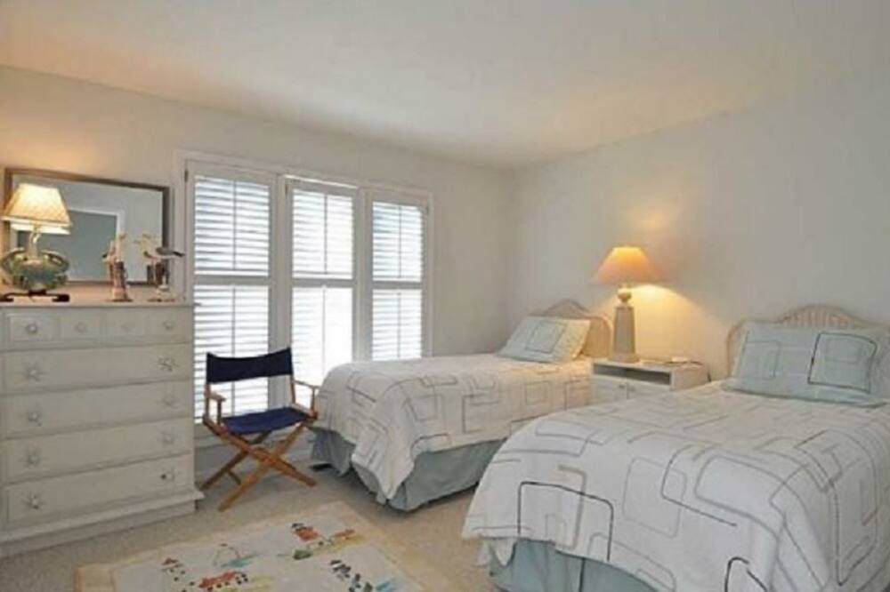 Photo of Bedroom in Northeast Virginia Beach