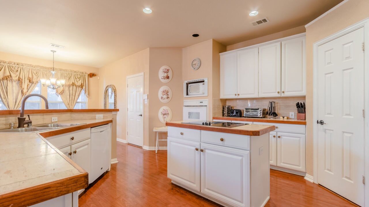 Photo of Kitchen in Far North Dallas
