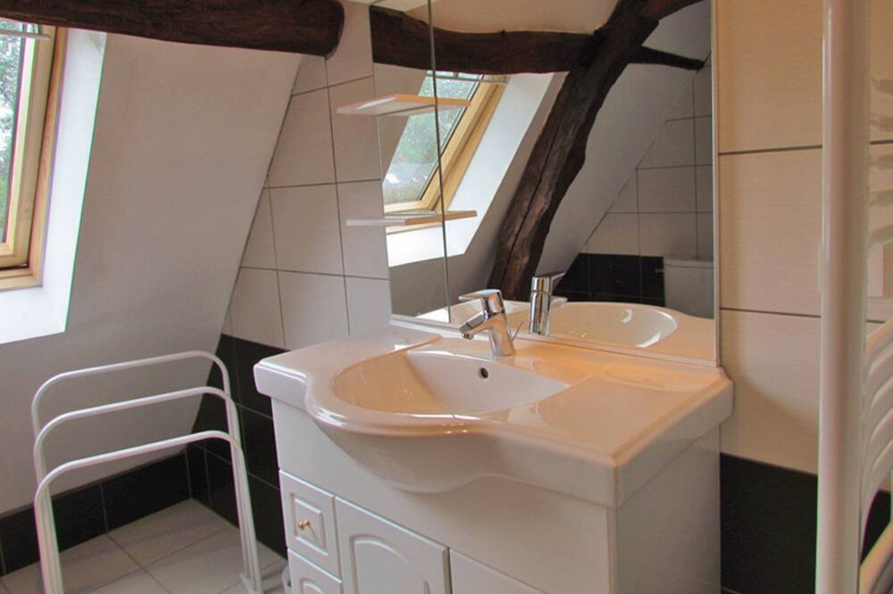 Photo of Bathroom in Blosseville