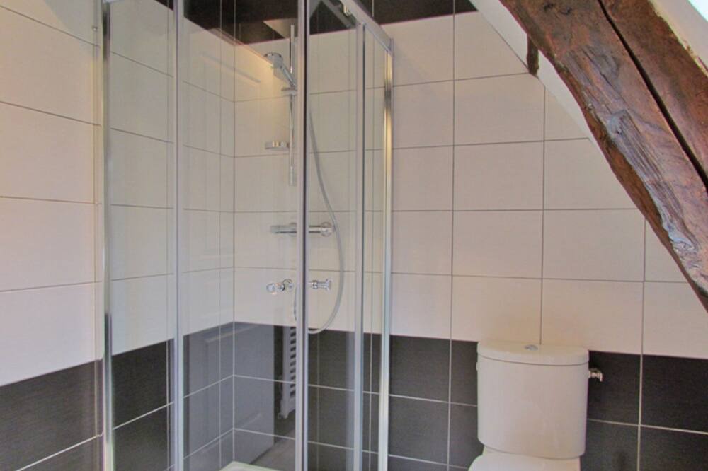 Photo of Bathroom in Blosseville