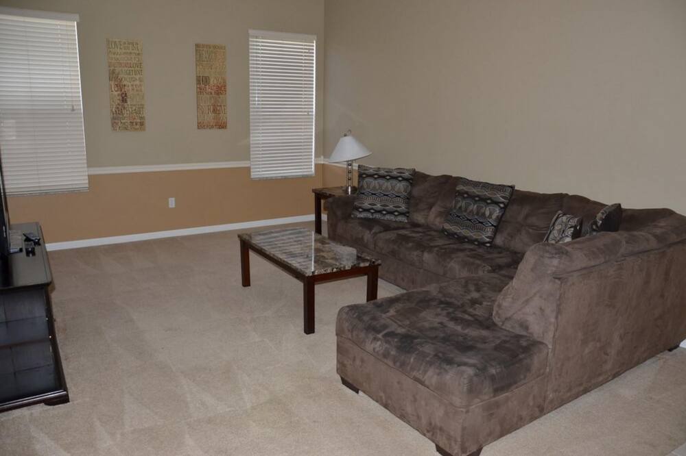 Photo of Livingroom in Highlands Reserve