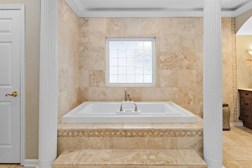 Photo of Bathroom in Heron Harbour Isle