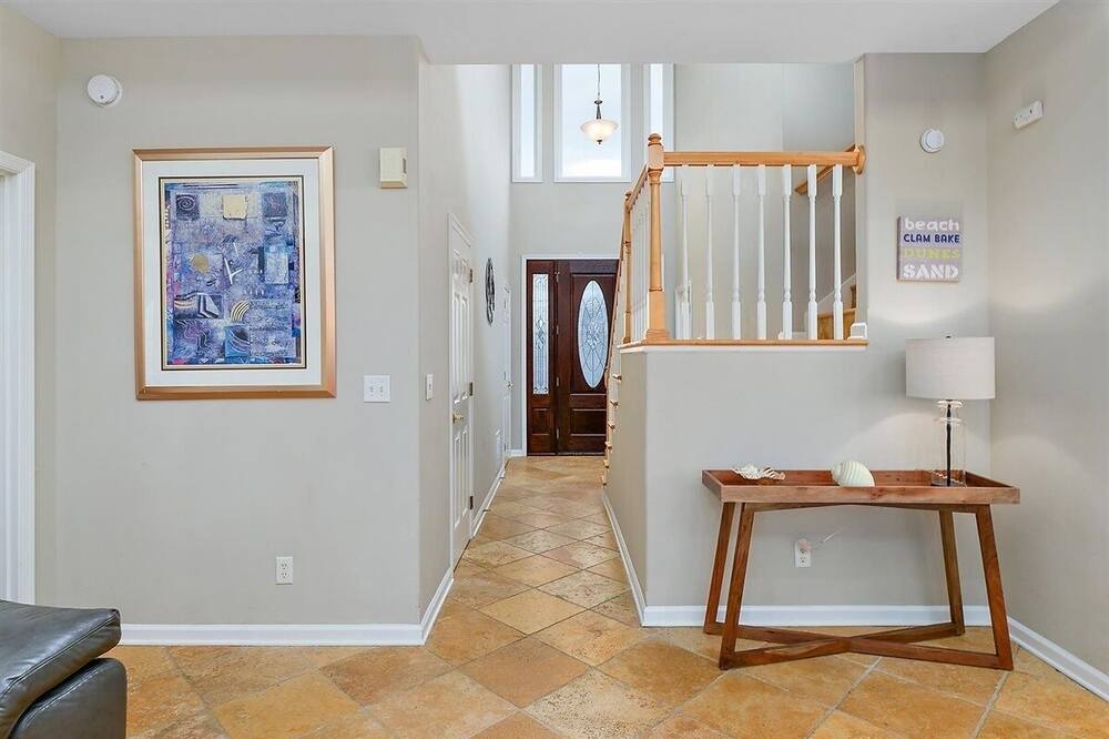 Photo of Livingroom in Heron Harbour Isle