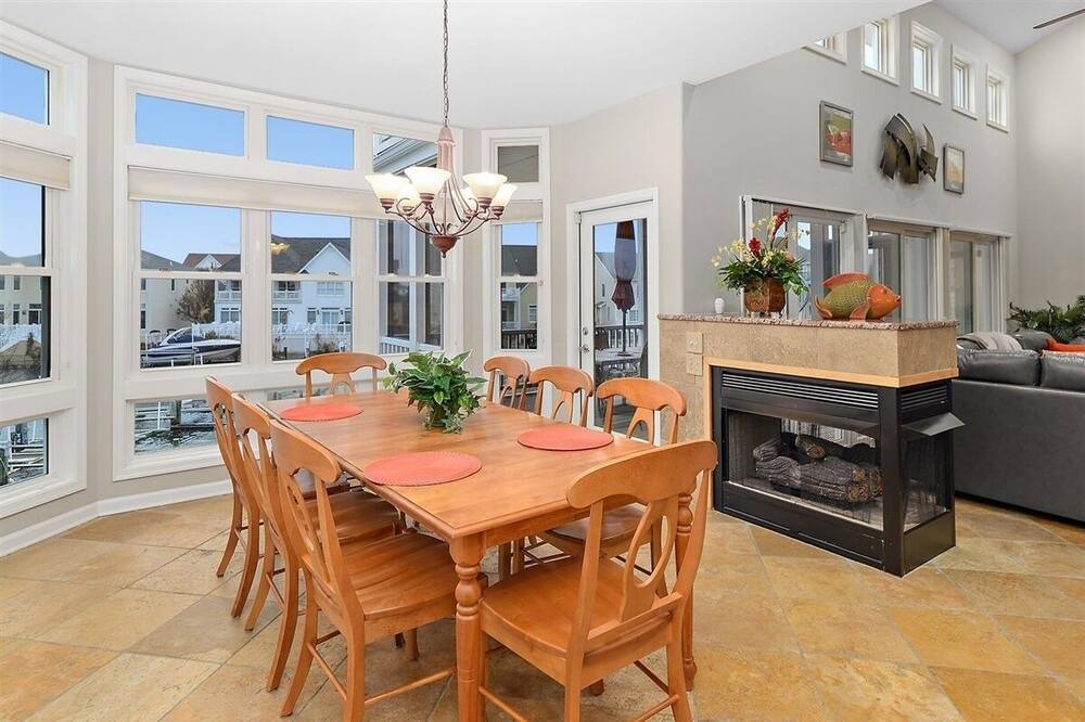 Photo of Kitchen in Heron Harbour Isle