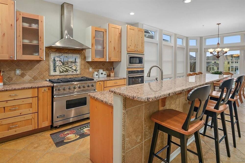 Photo of Kitchen in Heron Harbour Isle