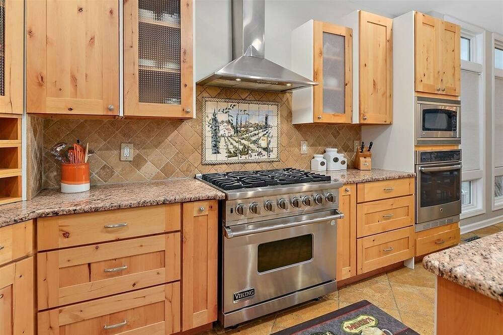 Photo of Kitchen in Heron Harbour Isle