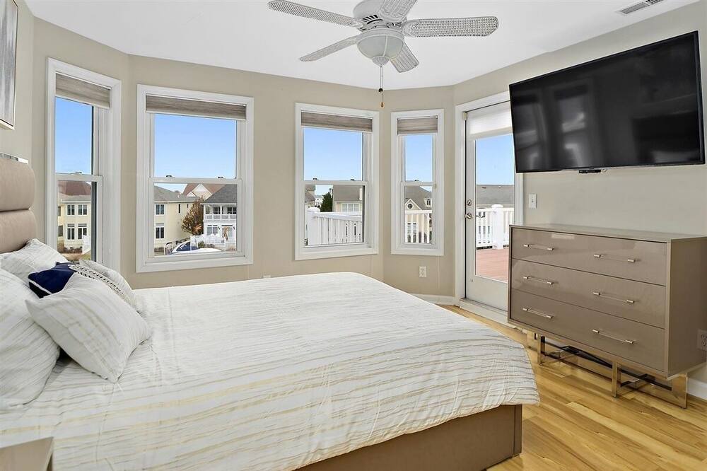 Photo of Bedroom in Heron Harbour Isle