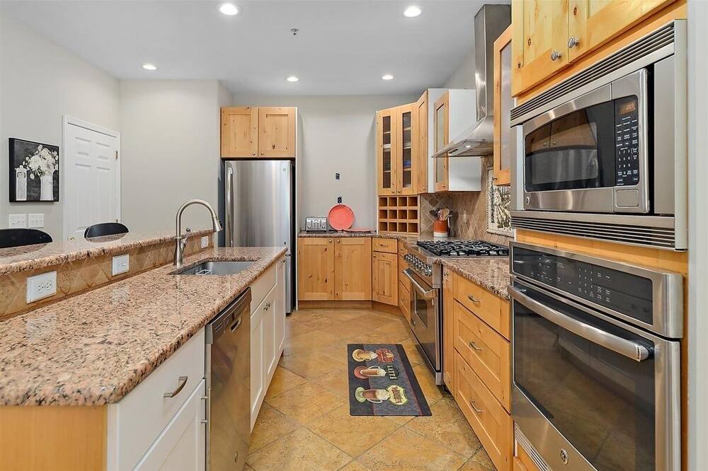 Photo of Kitchen in Heron Harbour Isle