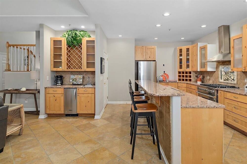 Photo of Kitchen in Heron Harbour Isle