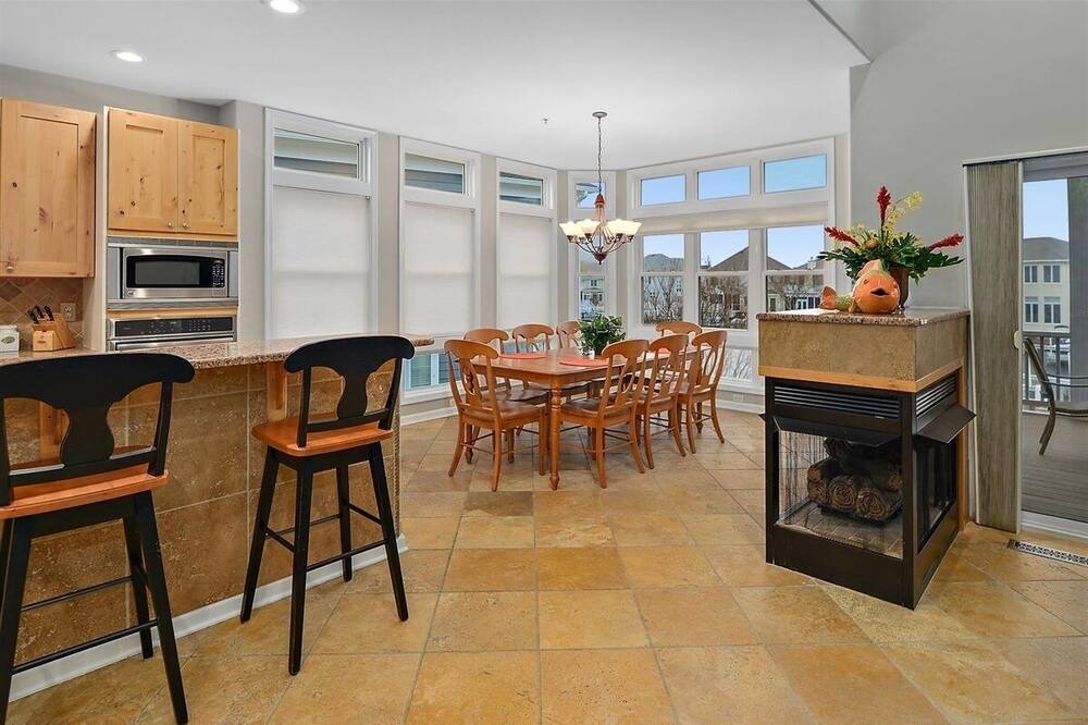 Photo of Kitchen in Heron Harbour Isle