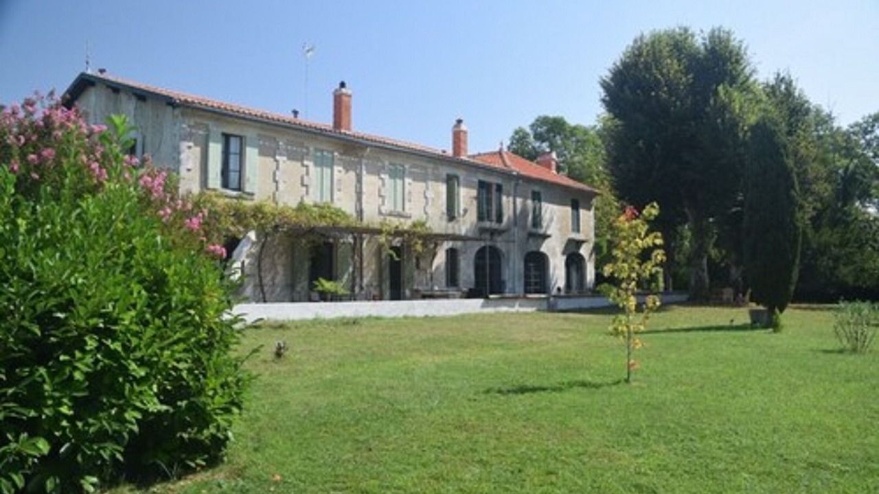 Photo of Outdoor in La Roche-Chalais