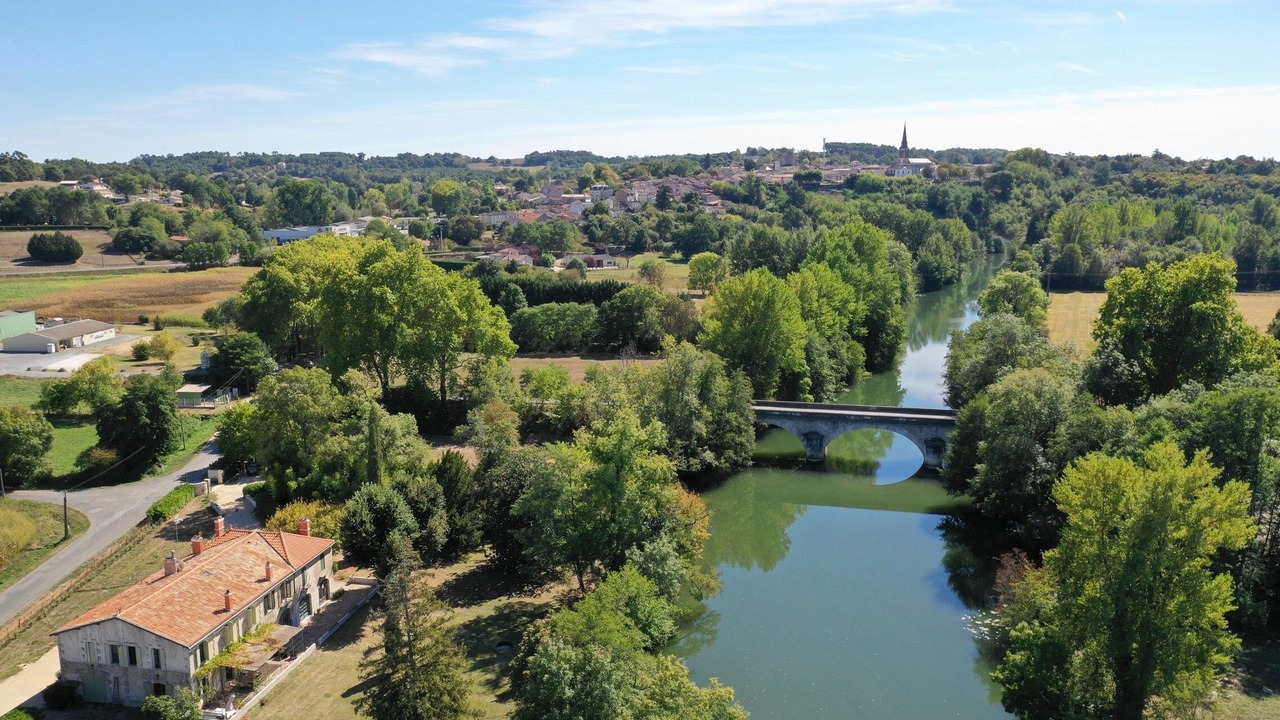 Photo of Outdoor in La Roche-Chalais