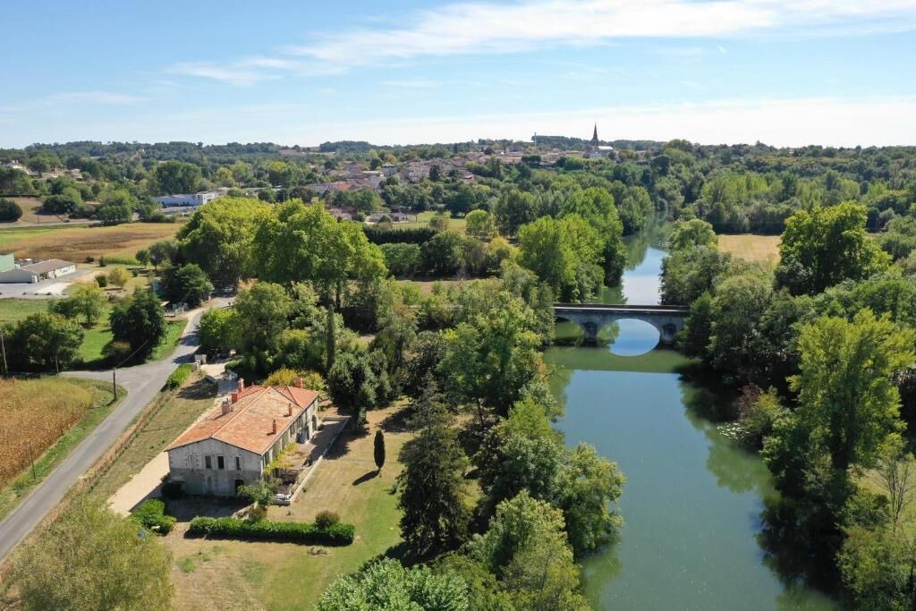 Photo of Outdoor in La Roche-Chalais