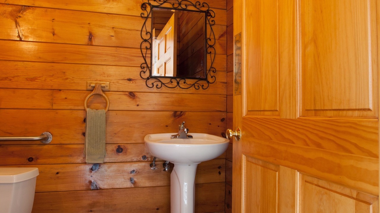 Photo of Bathroom in Grayling