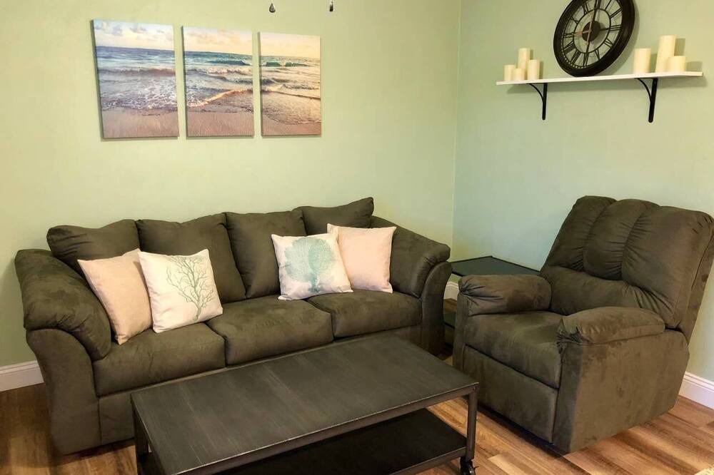 Photo of Bedroom in Willoughby Spit