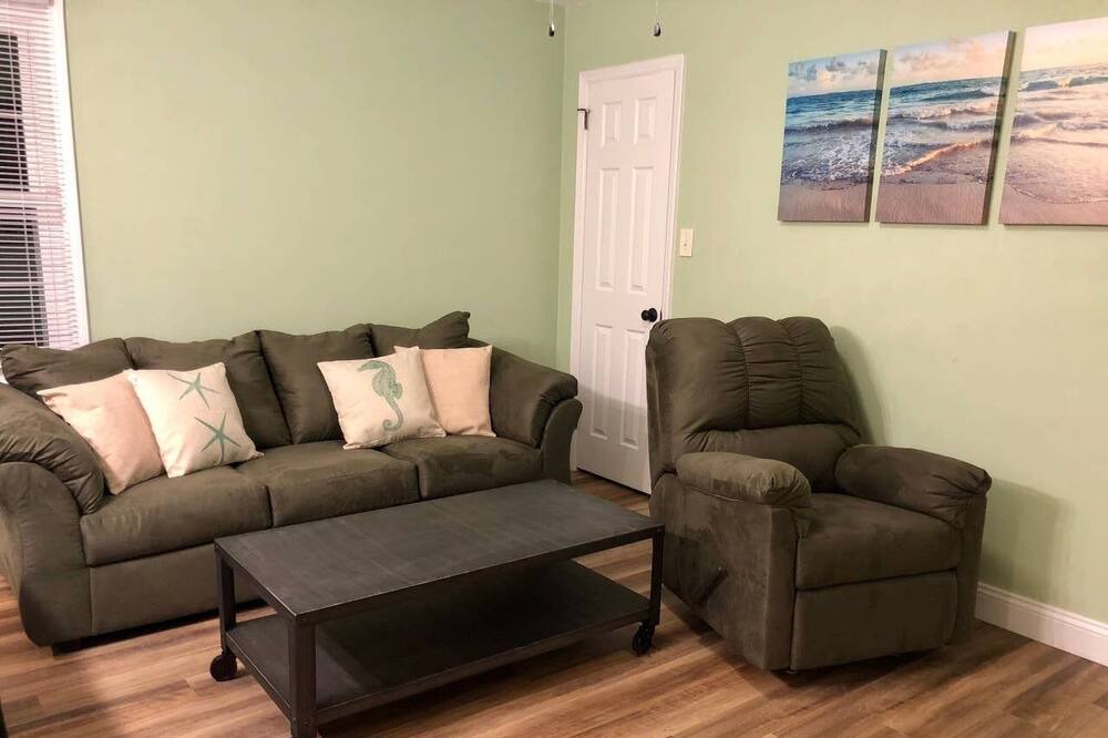 Photo of Bedroom in Willoughby Spit