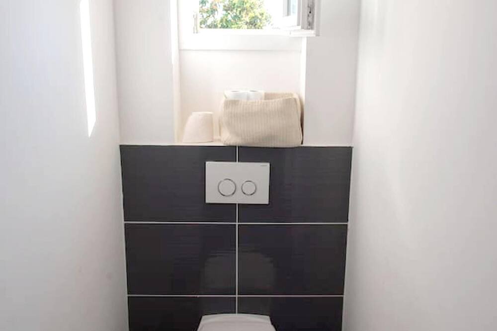Photo of Bathroom in Lunel