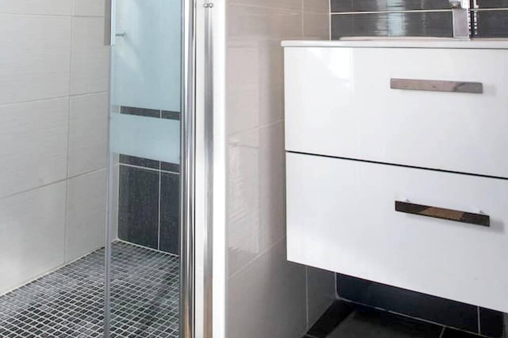Photo of Bathroom in Lunel