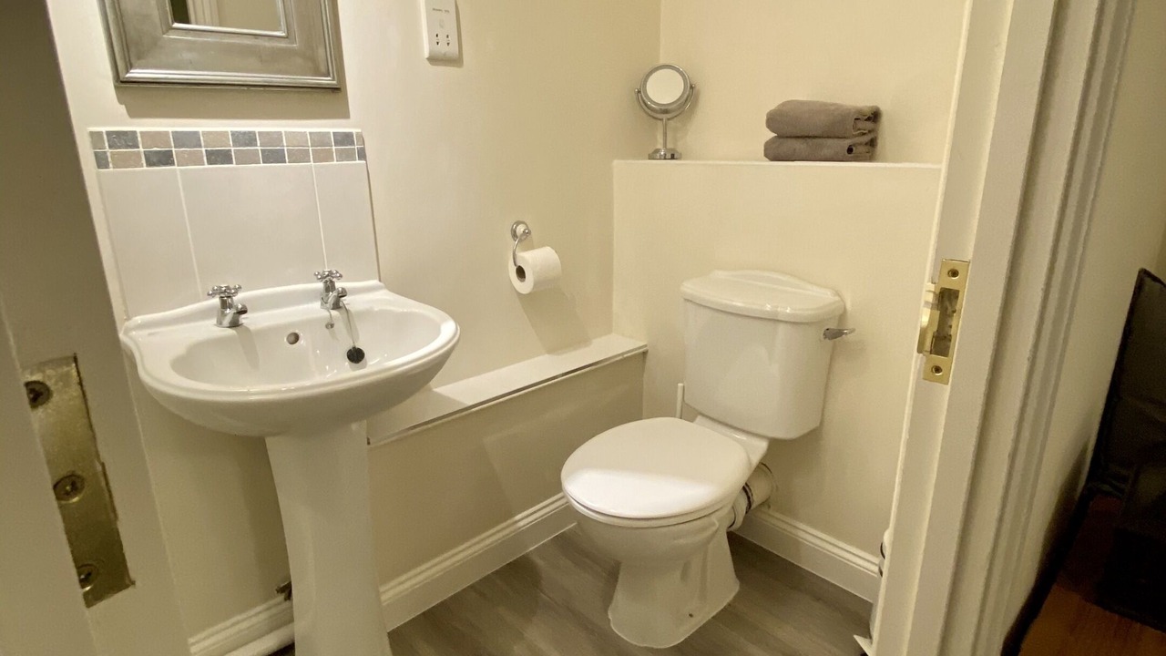 Photo of Bathroom in Linslade