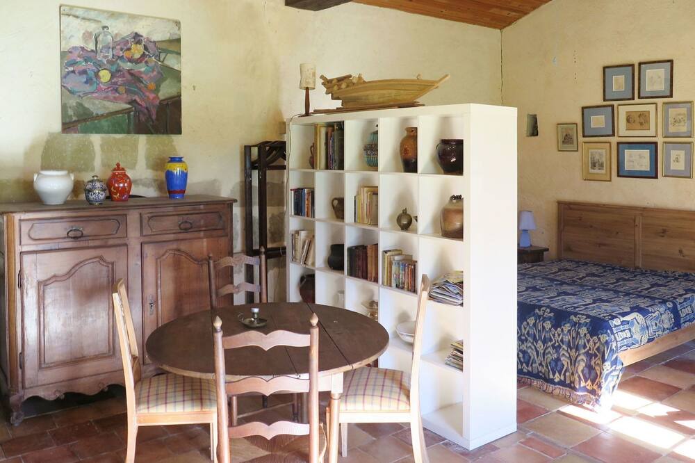 Photo of Bedroom in Labretonie