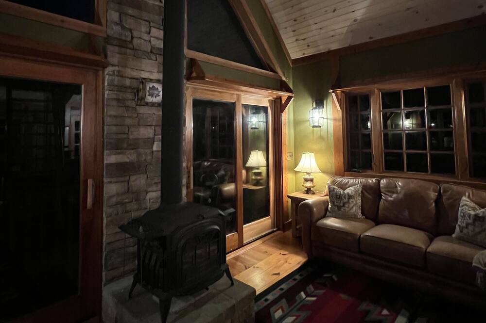 Photo of Livingroom in Rutherfordton