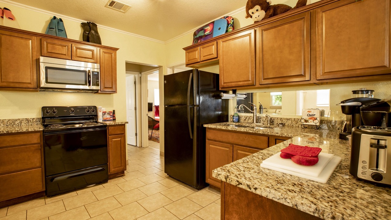 Photo of Kitchen in Northwest Los Angeles Heights