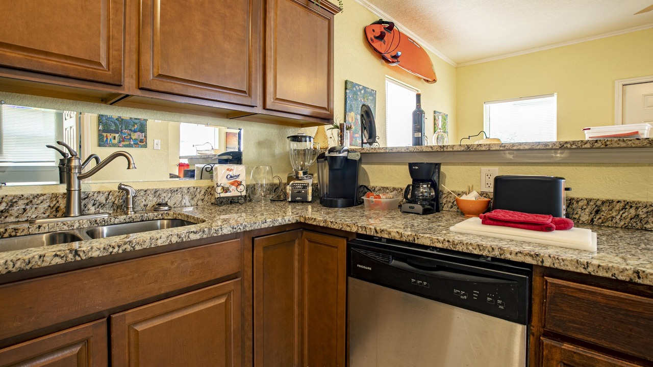 Photo of Kitchen in Northwest Los Angeles Heights