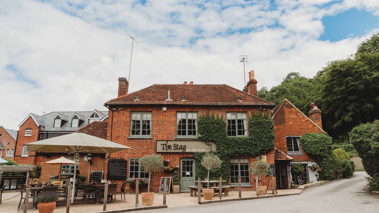 Photo of Buildings in Eashing
