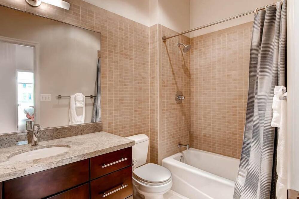 Photo of Bathroom in George Washington University