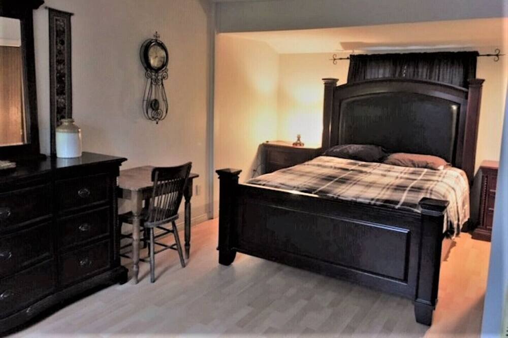 Photo of Bedroom in Saint-Samuel