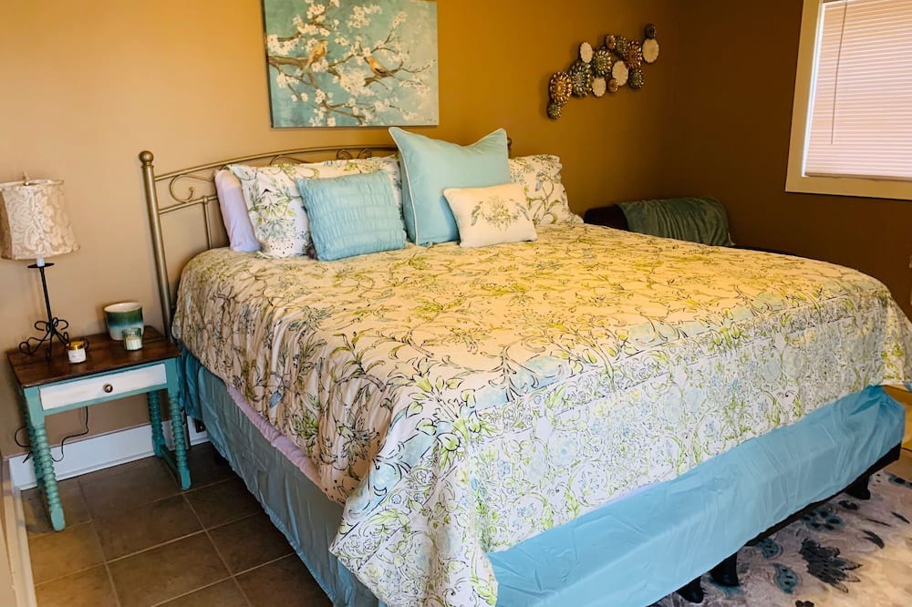 Photo of Bedroom in Chestnut Springs