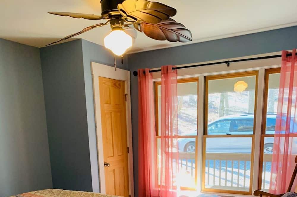Photo of Bedroom in Chestnut Springs